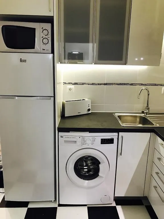 Excellent 2 Bedroom Apartment In Lisbon Portugal