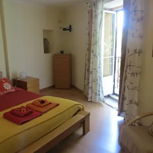 Alfama 28 Tram Apartment